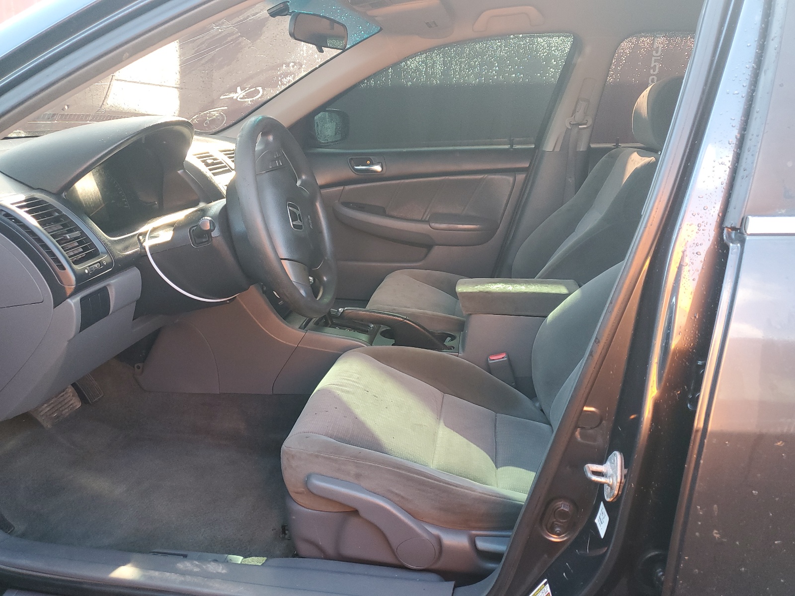 1HGCM563X4A156032 2004 Honda Accord Lx