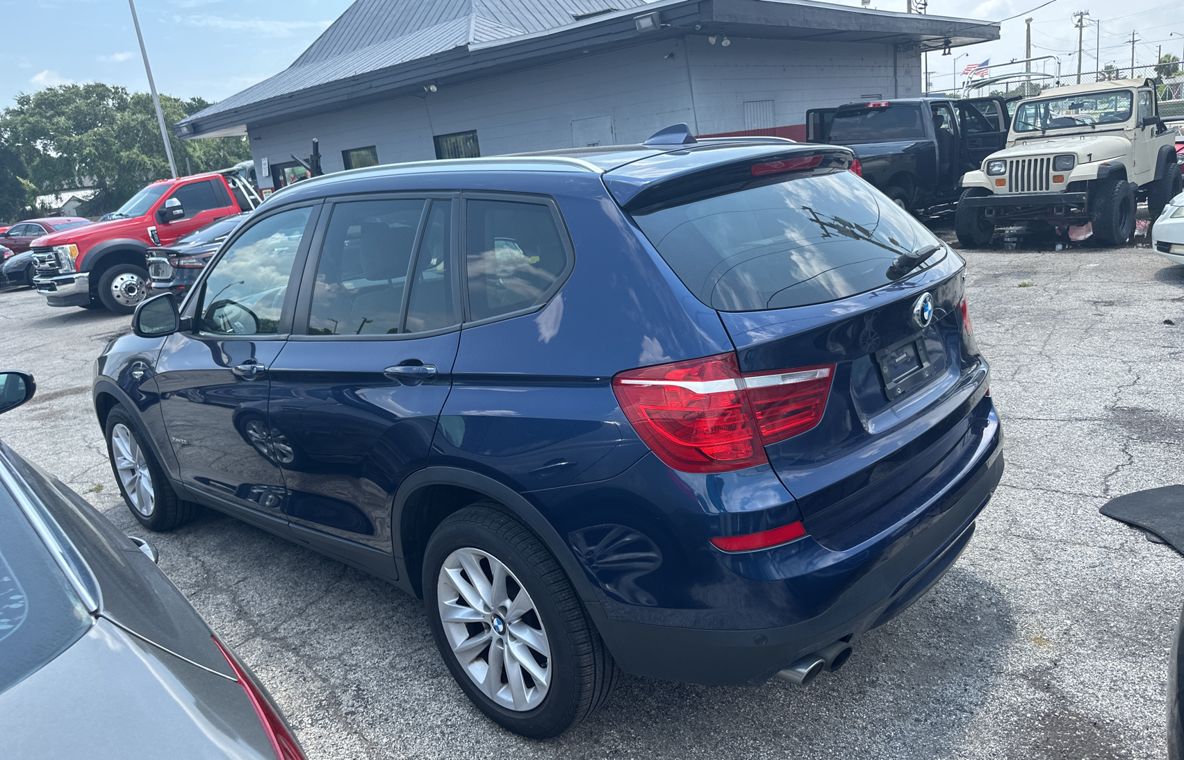 2016 BMW X3 xDrive28I vin: 5UXWX9C57G0D89085