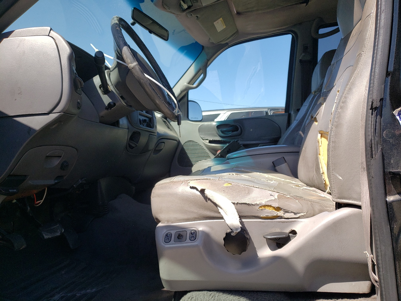 1FTRW07L41KD68404 2001 Ford F150 Supercrew