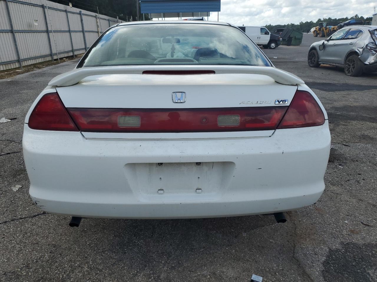 1HGCG2257XA005263 1999 Honda Accord Ex