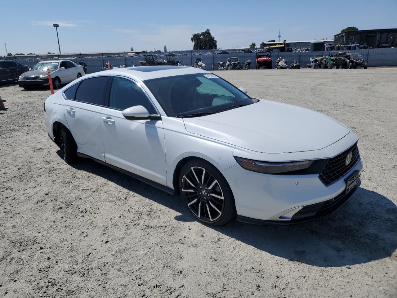 1HGCY2F8XPA024908 Honda Accord TOU 4