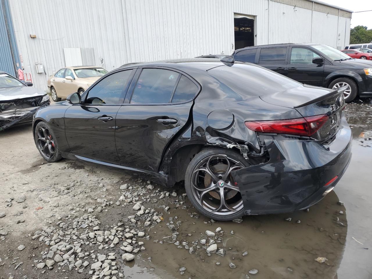 2018 Alfa Romeo Giulia - Image 2