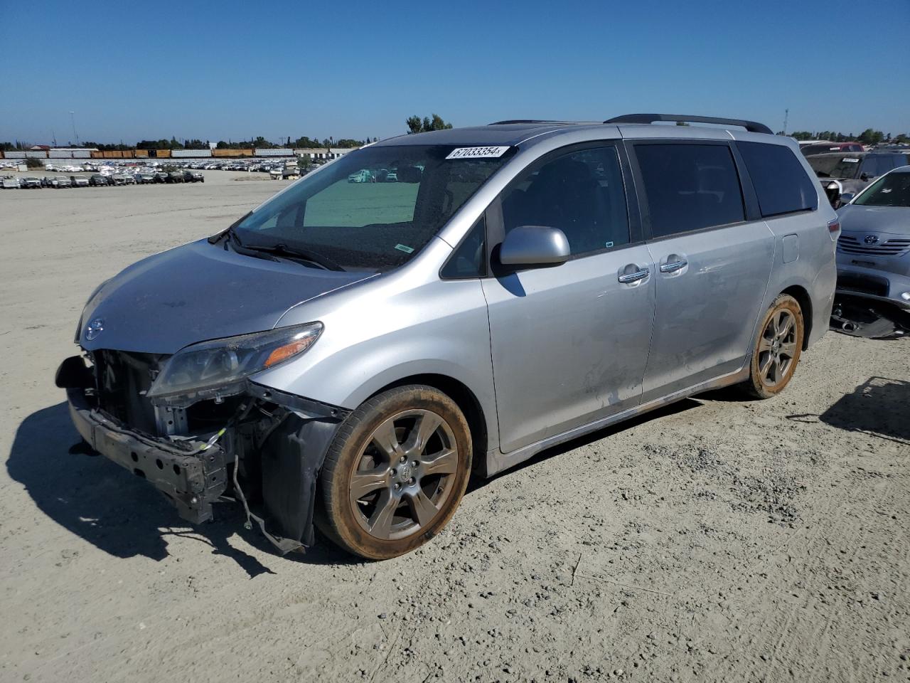 5TDXZ3DCXHS878294 2017 TOYOTA SIENNA - Image 1