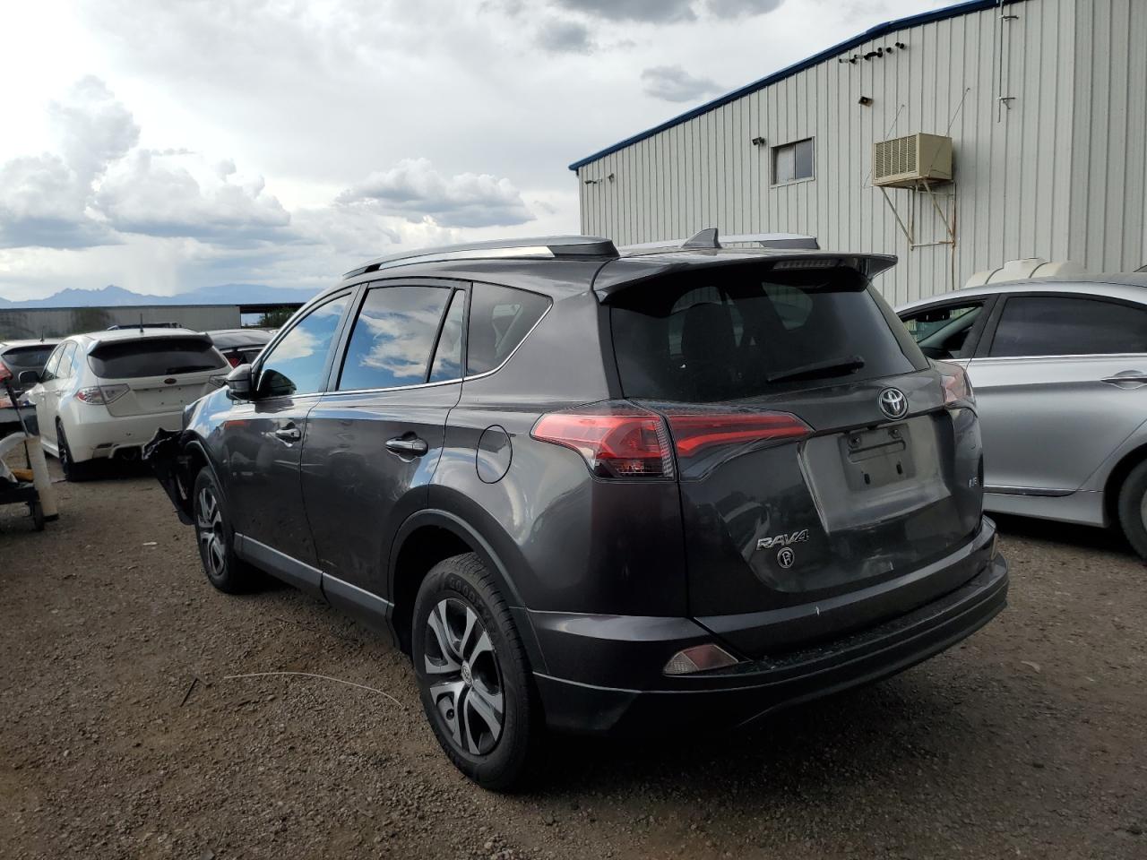 JTMZFREV4HJ111493 2017 TOYOTA RAV 4 - Image 2