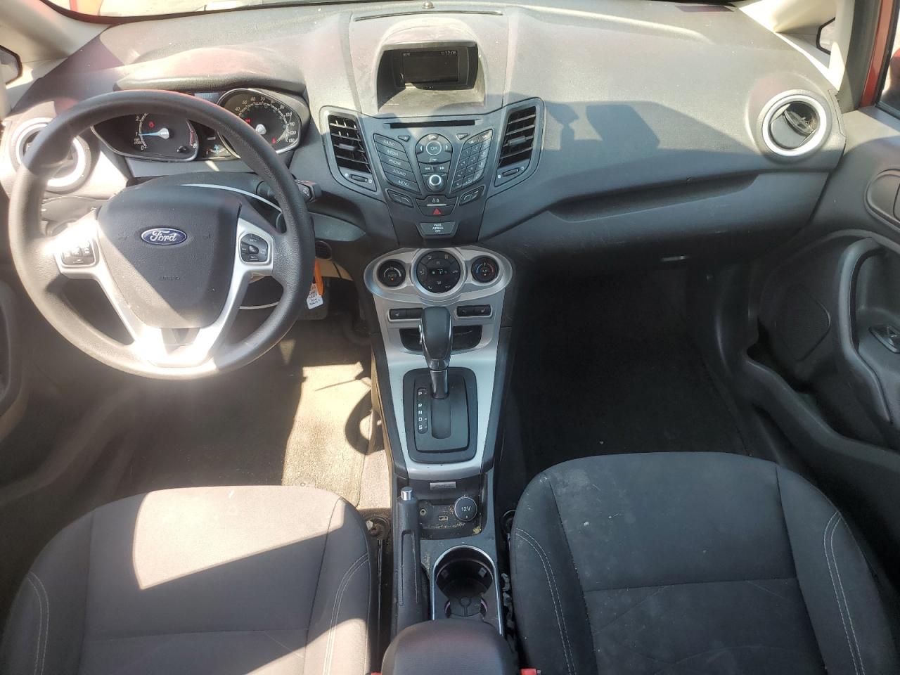 3FADP4EJ5JM126638 2018 Ford Fiesta Se