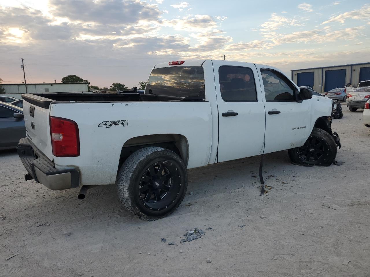 2011 Chevrolet Silverado - Image 3