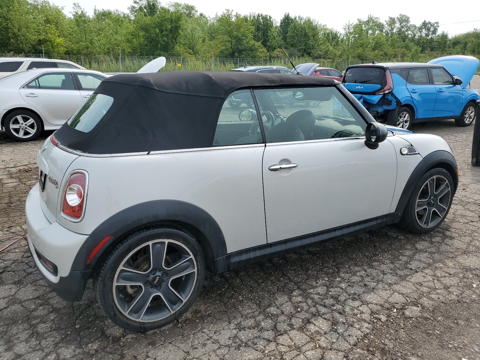 2013 Mini Cooper S vin: WMWZP3C50DT551204