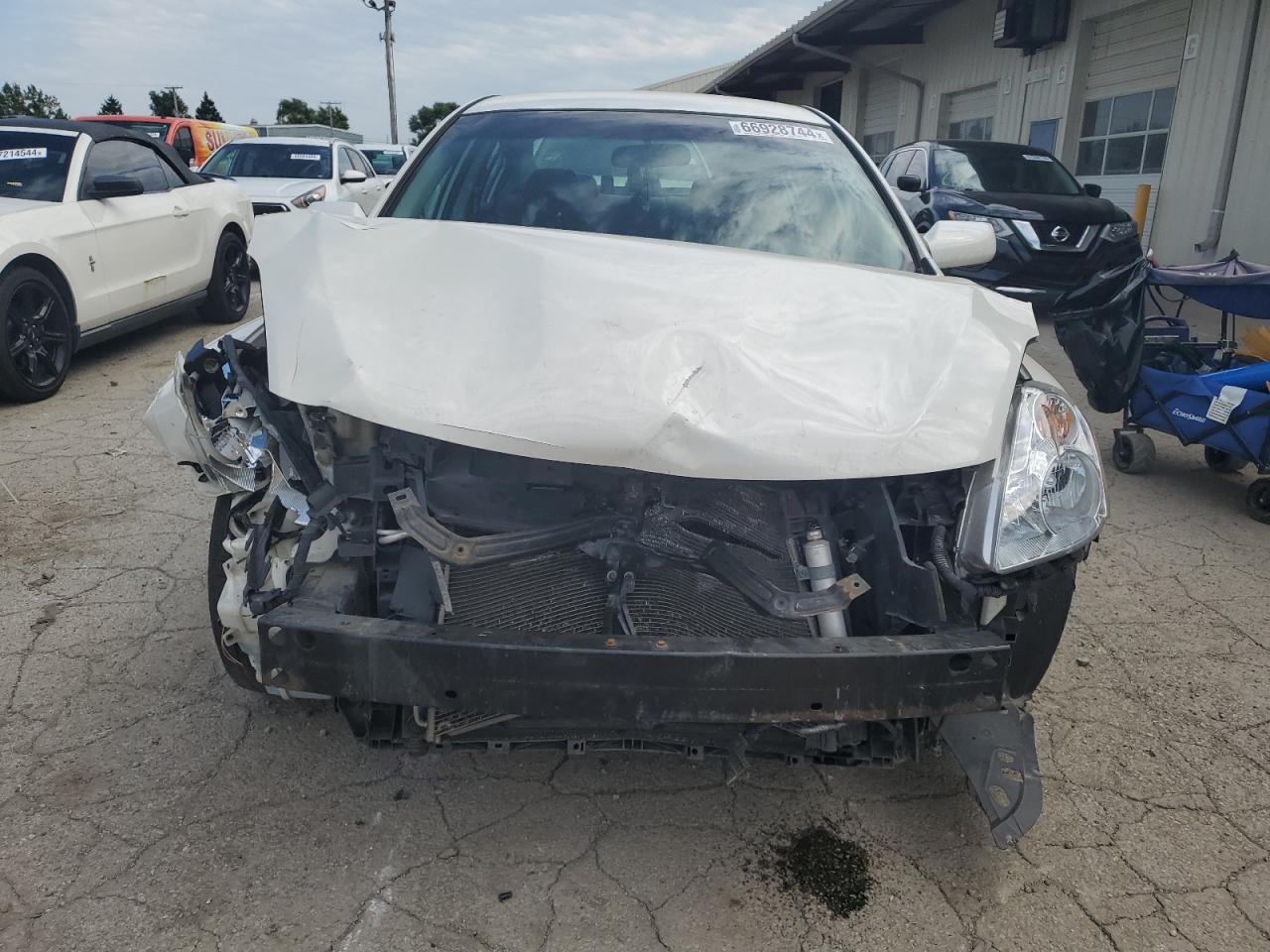 2010 Nissan Altima - Image 5