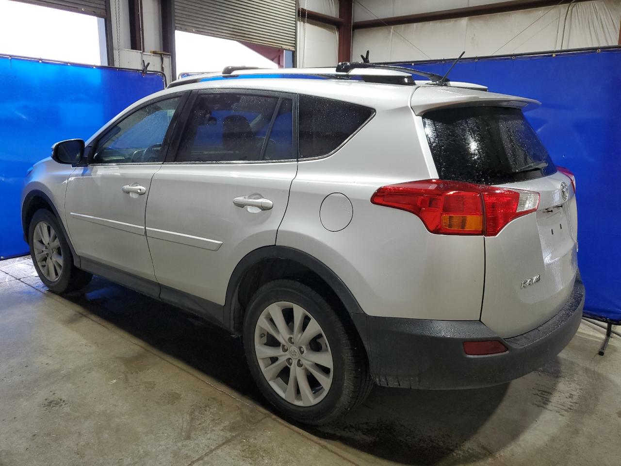 2T3DFREV5FW361821 2015 TOYOTA RAV 4 - Image 2