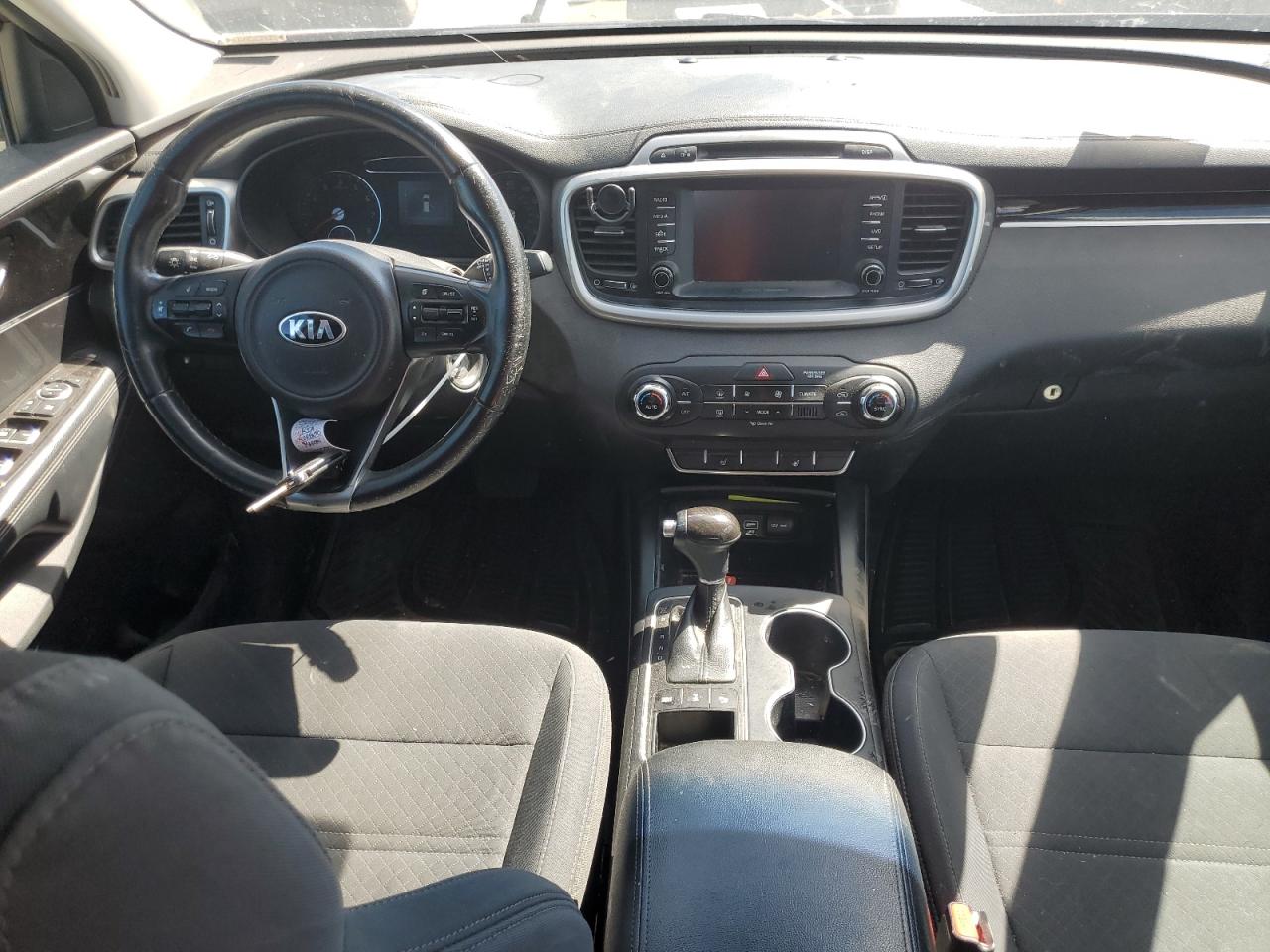 5XYPGDA35HG275461 2017 Kia Sorento Lx