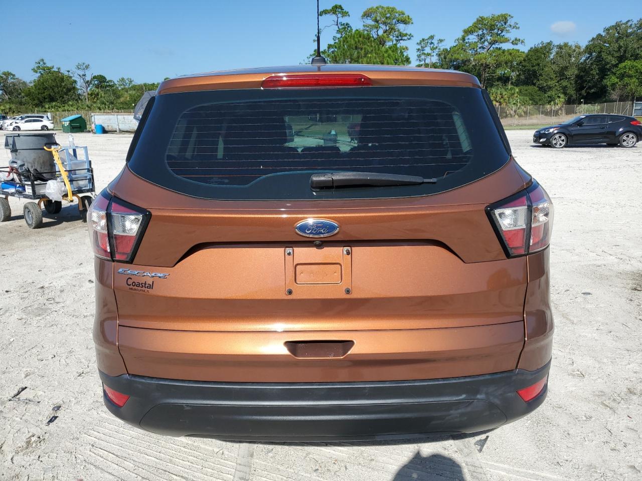 2017 Ford Escape S VIN: 1FMCU0F72HUB74271 Lot: 67199184