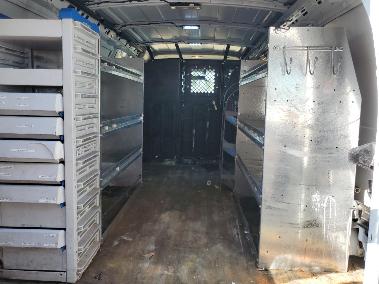 2018 Chevrolet Express G2500 VIN: 1GCWGAFP7J1187149 Lot: 69102104