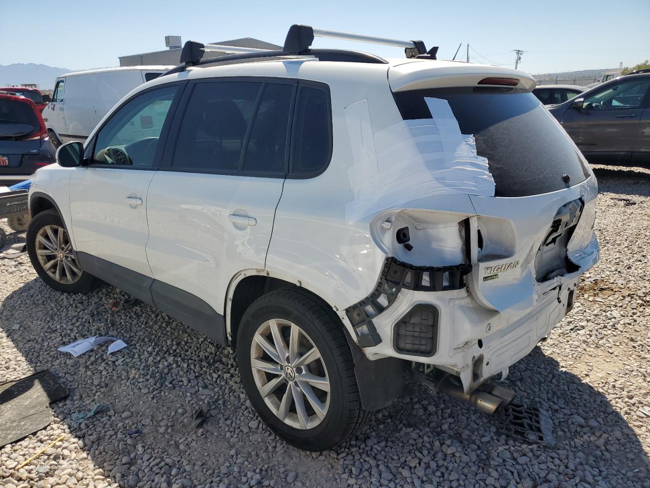 WVGBV7AX3JK001854 2018 VOLKSWAGEN TIGUAN - Image 2