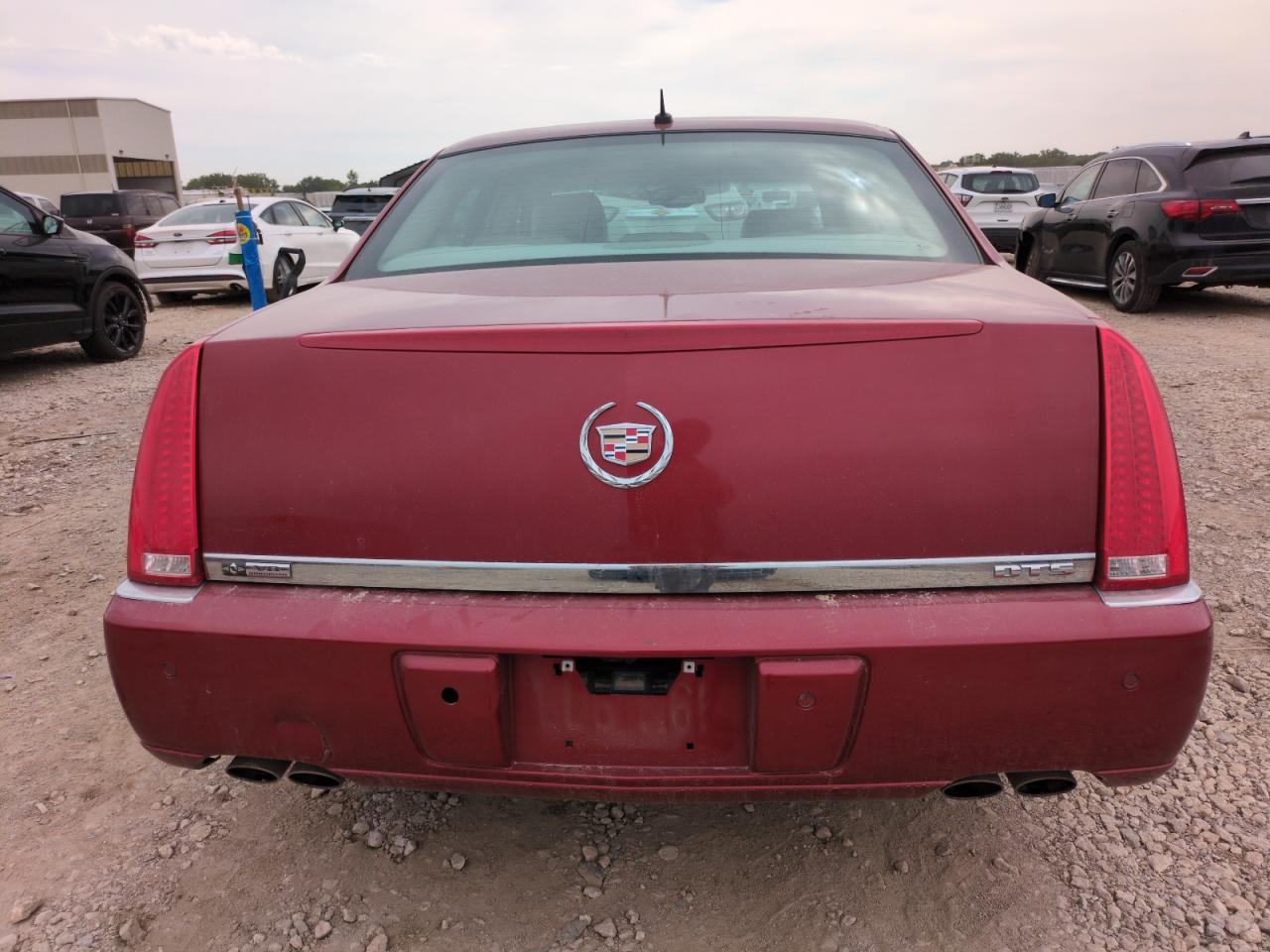 2008 Cadillac Dts VIN: 1G6KD57Y68U173972 Lot: 68825104