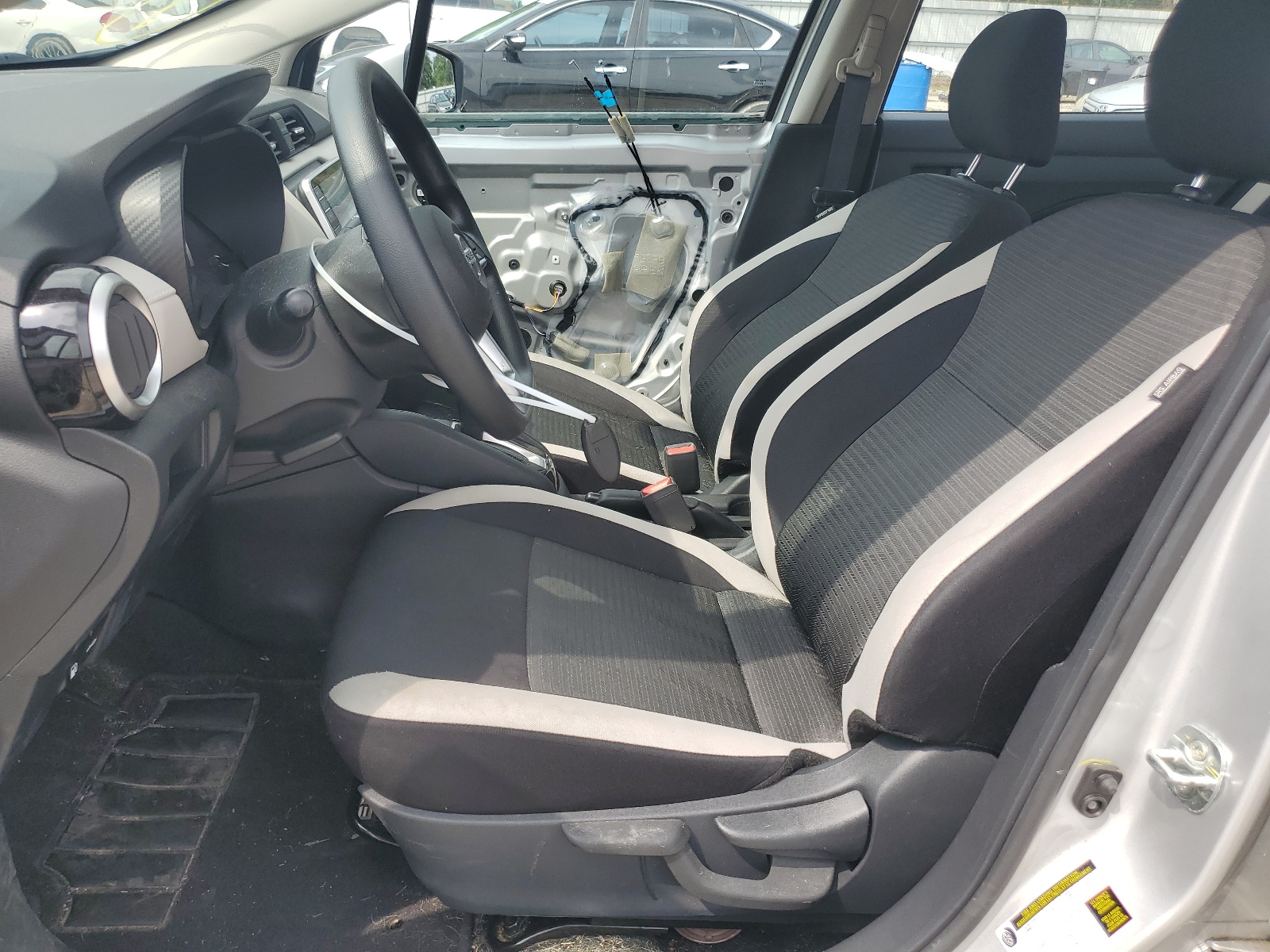 3N1CN8EV2NL869097 2022 Nissan Versa Sv