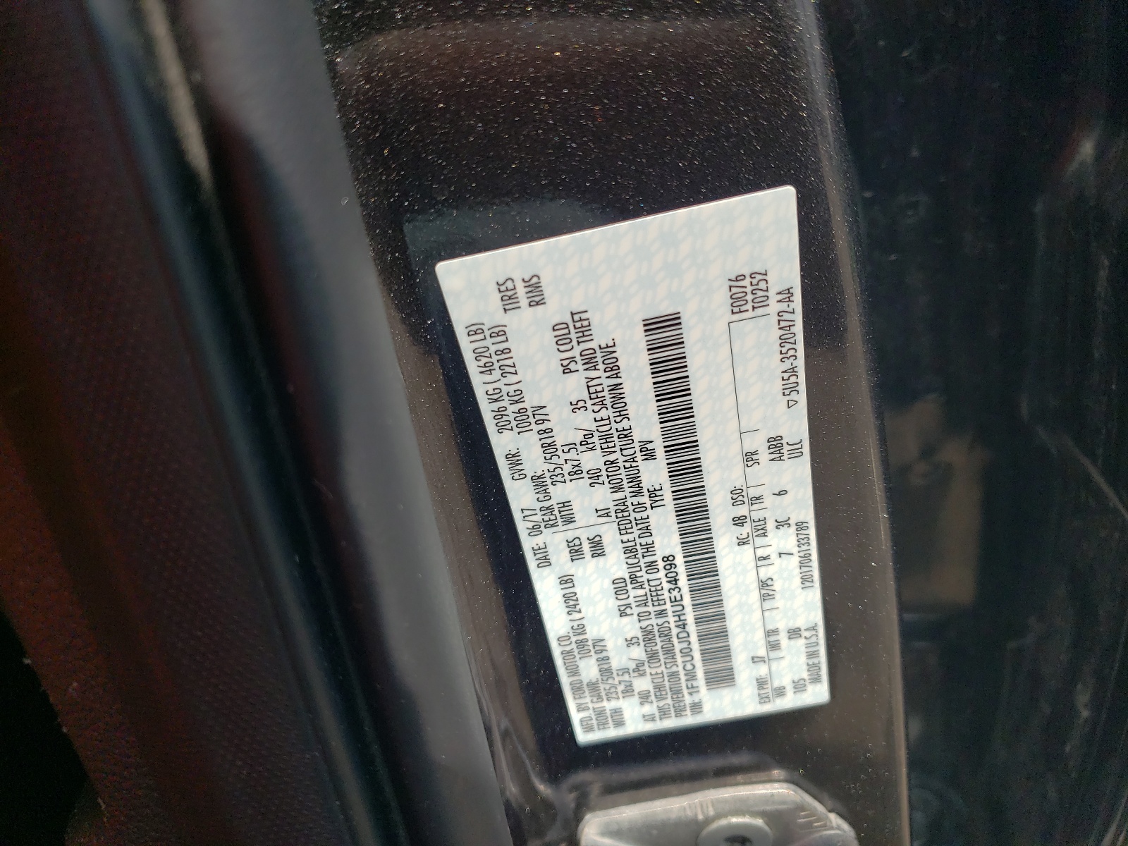 1FMCU0JD4HUE34098 2017 Ford Escape Titanium