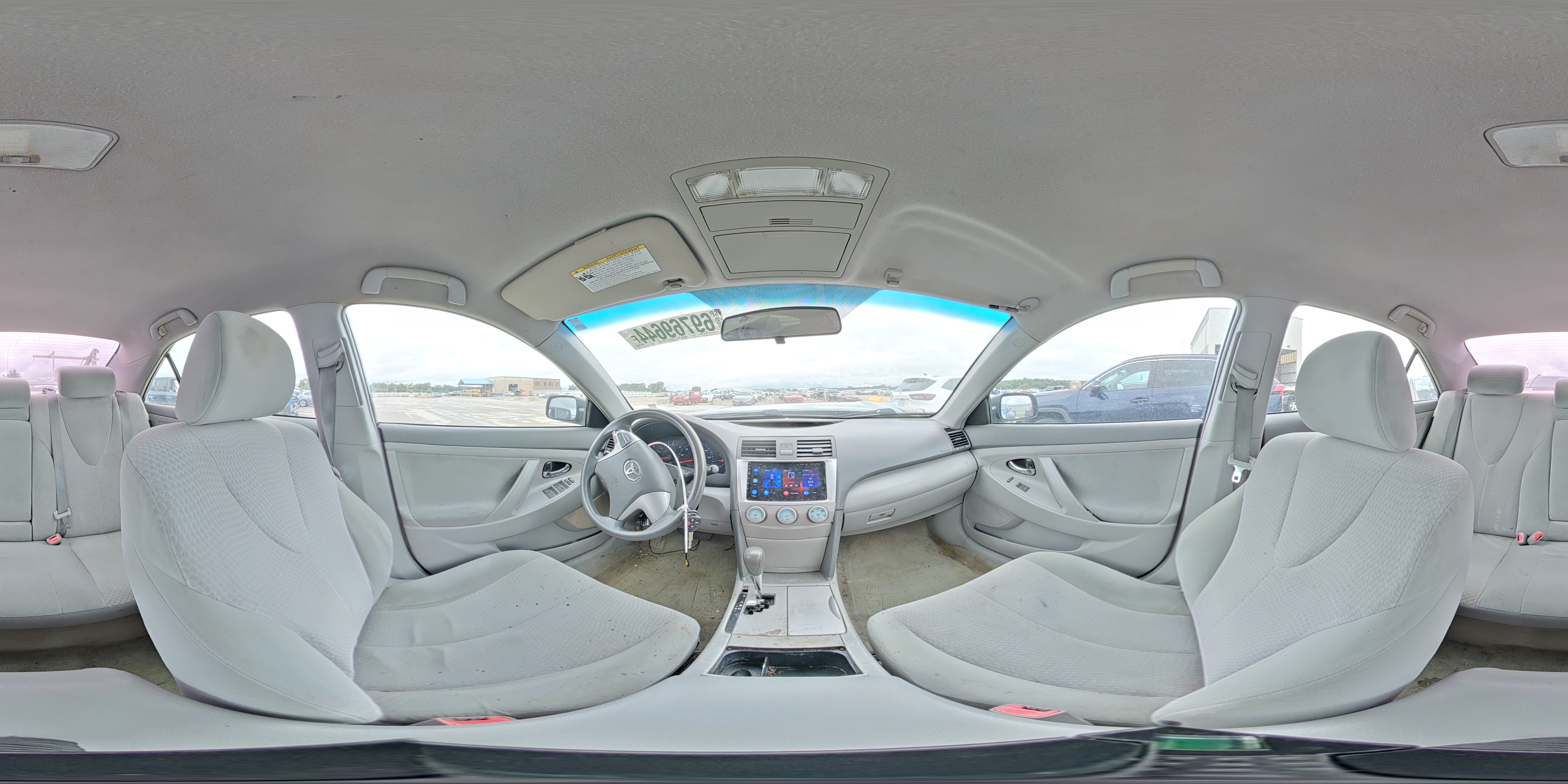 2010 Toyota Camry - Image 12
