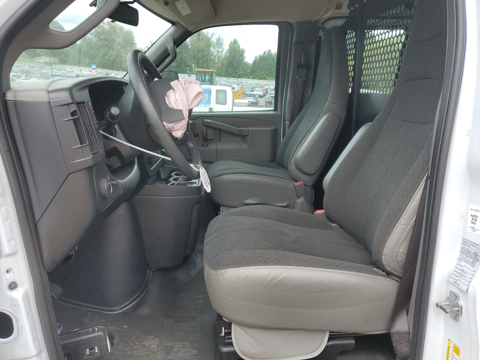 1GCWGAFP2N1252267 2022 Chevrolet Express G2500