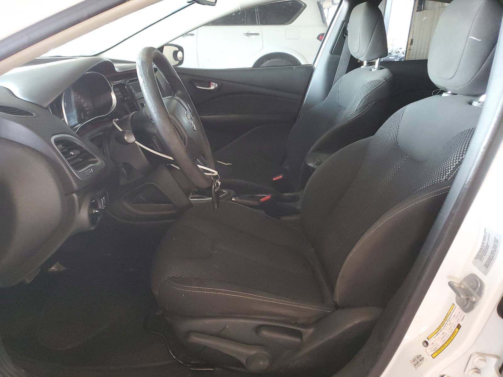 1C3CDFBB3GD668076 2016 Dodge Dart Sxt