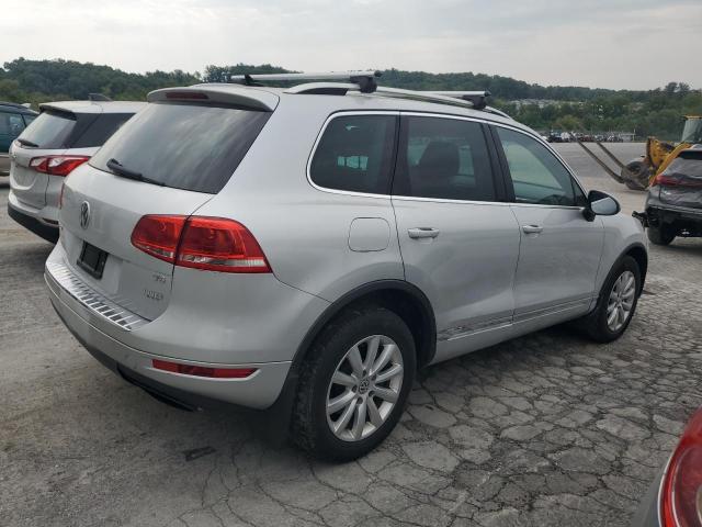  VOLKSWAGEN TOUAREG 2012 Сріблястий