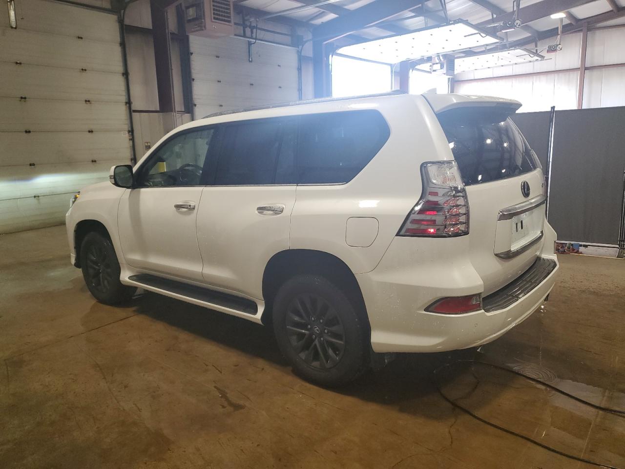 2022 Lexus GX - Image 2
