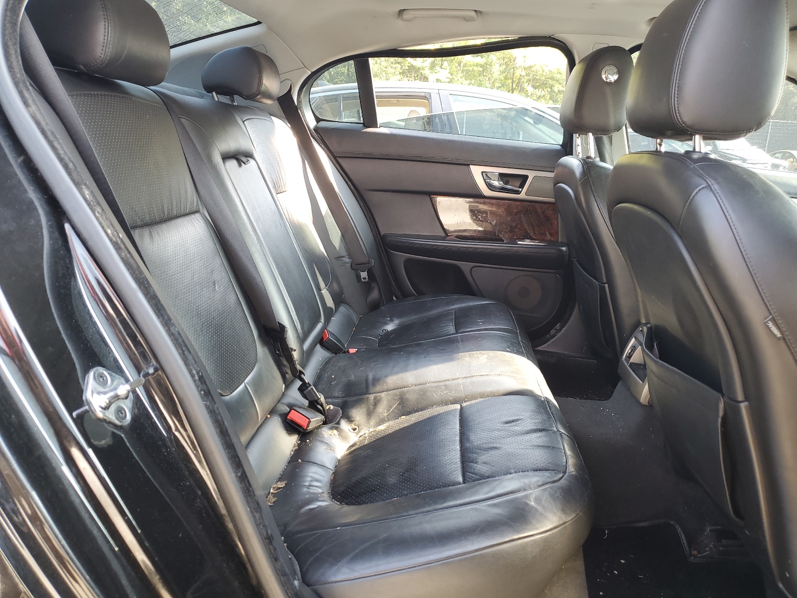 SAJWA0GB1BLS11192 2011 Jaguar Xf Premium