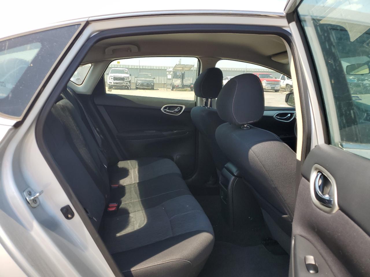 2014 Nissan Sentra - Image 10