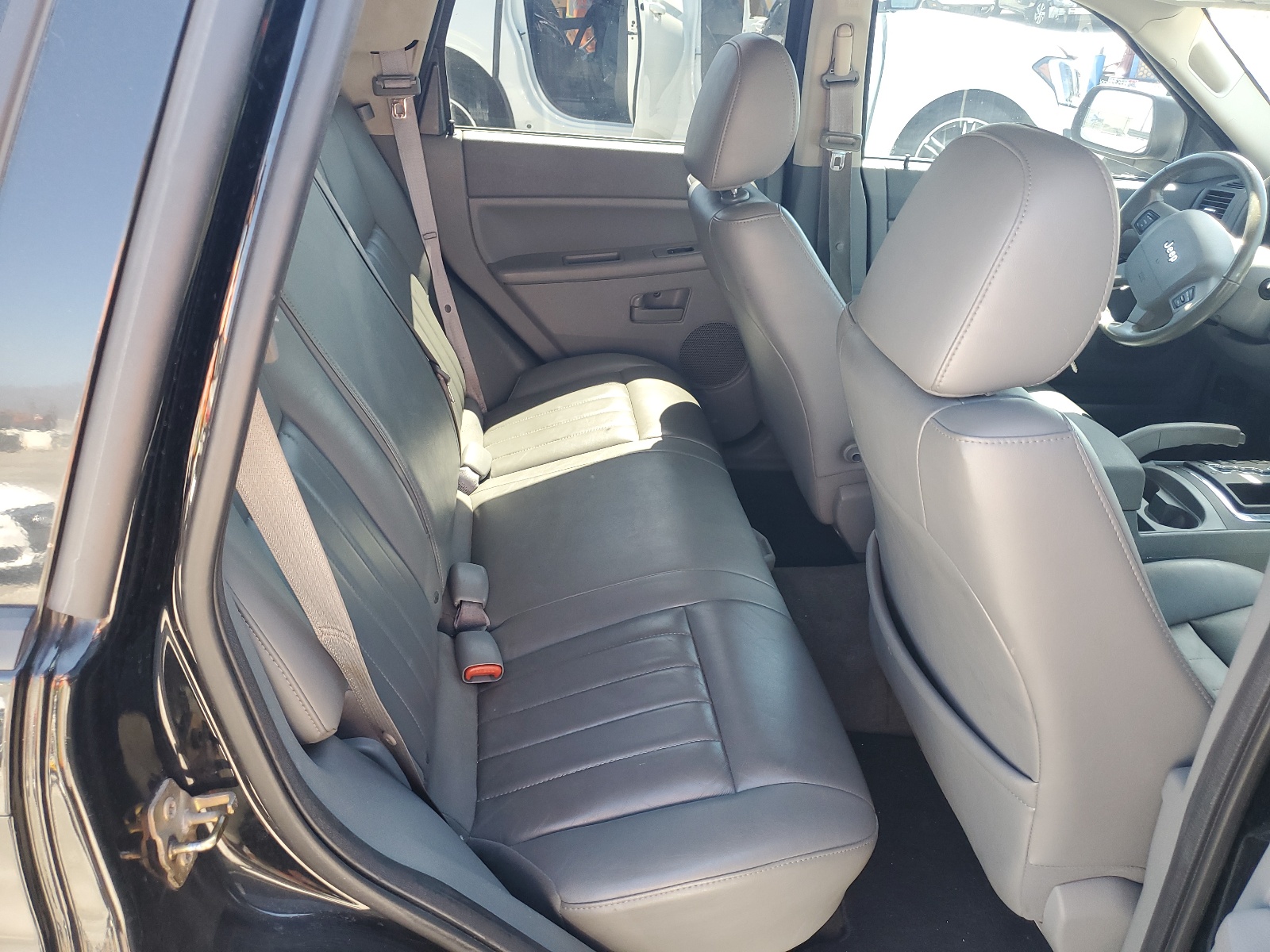 1J8HS48NX7C656812 2007 Jeep Grand Cherokee Laredo