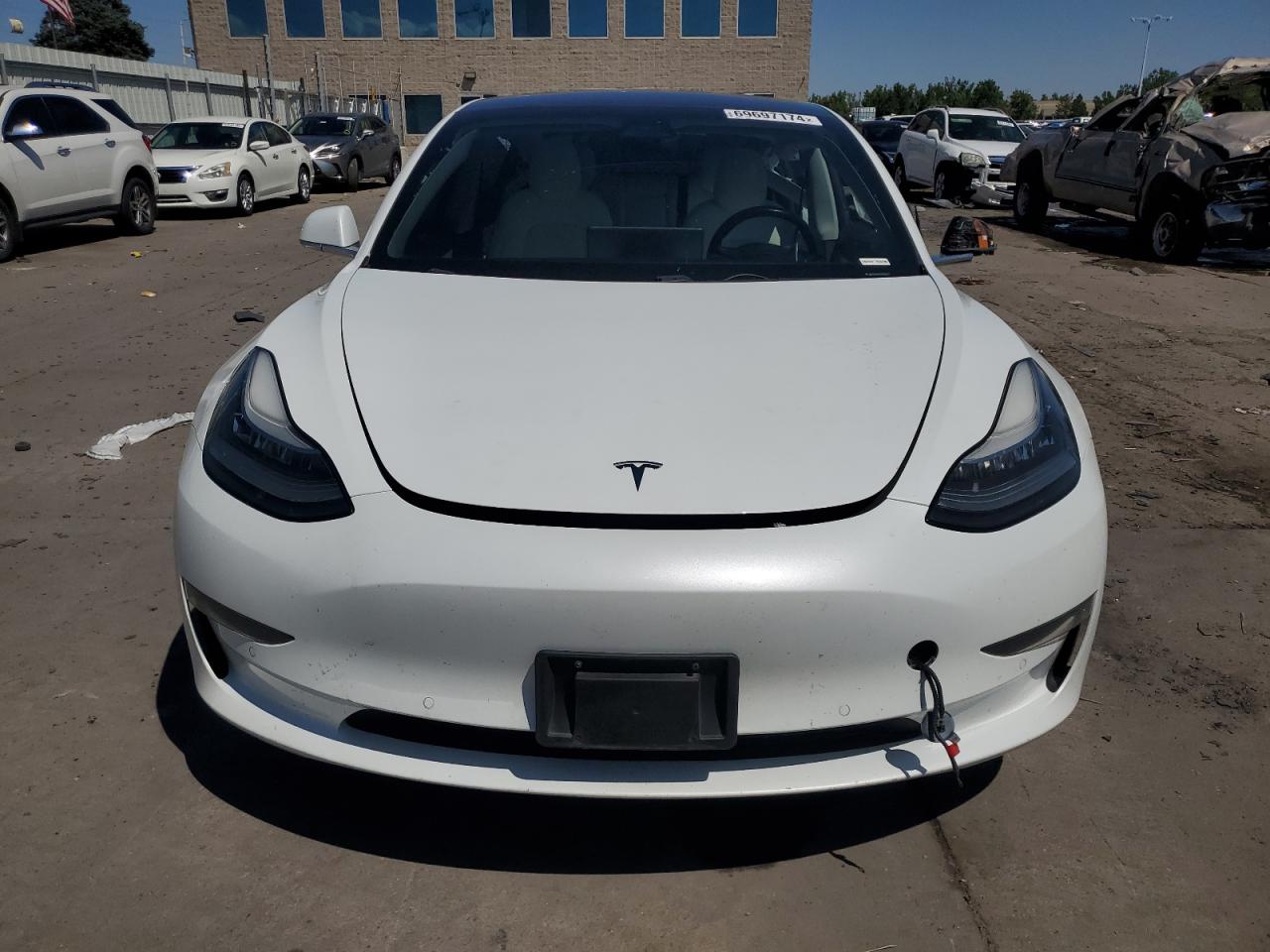 5YJ3E1EB5JF081434 2018 Tesla Model 3