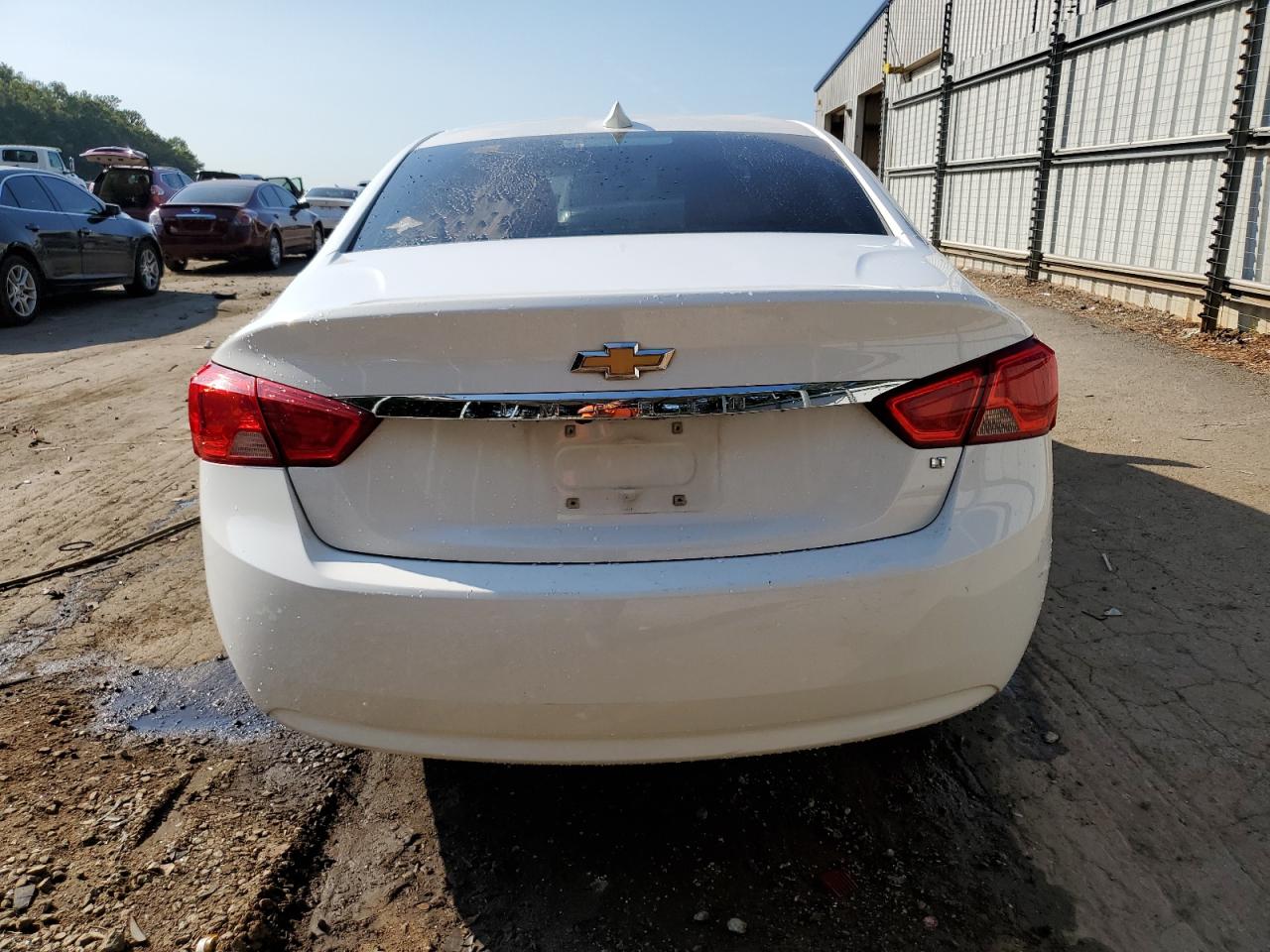 1G1105SA8JU135527 2018 Chevrolet Impala Lt