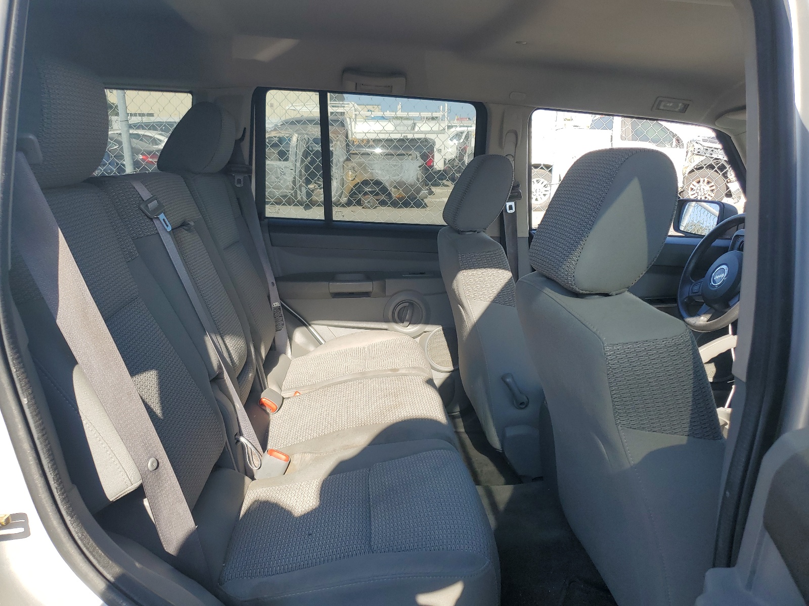 1J8HH48N17C548142 2007 Jeep Commander