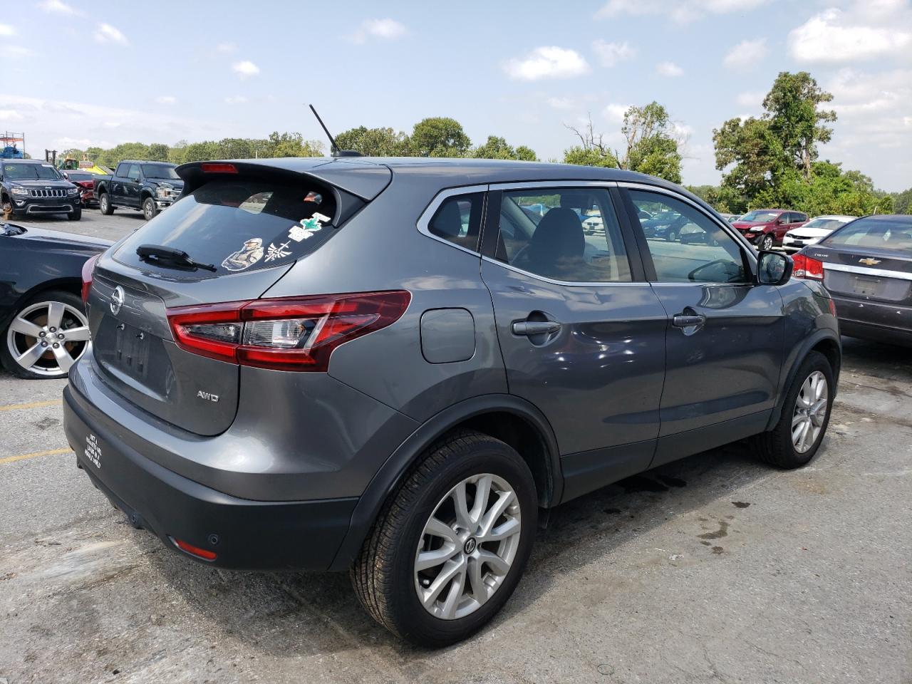 2022 Nissan Rogue Sport S VIN: JN1BJ1AWXNW680320 Lot: 67935854