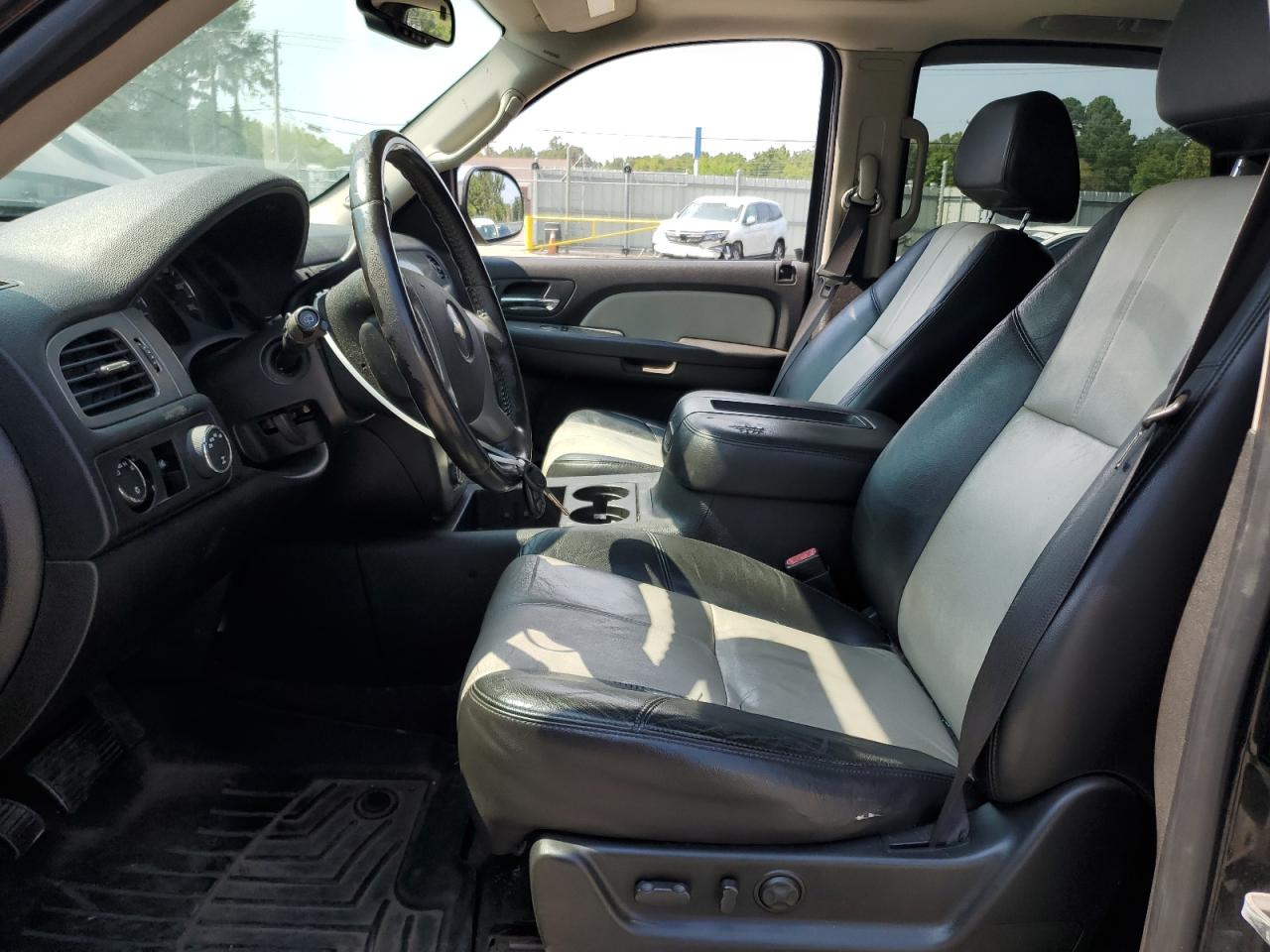 2008 Chevrolet Tahoe K1500 VIN: 1GNFK13088R266659 Lot: 68812194