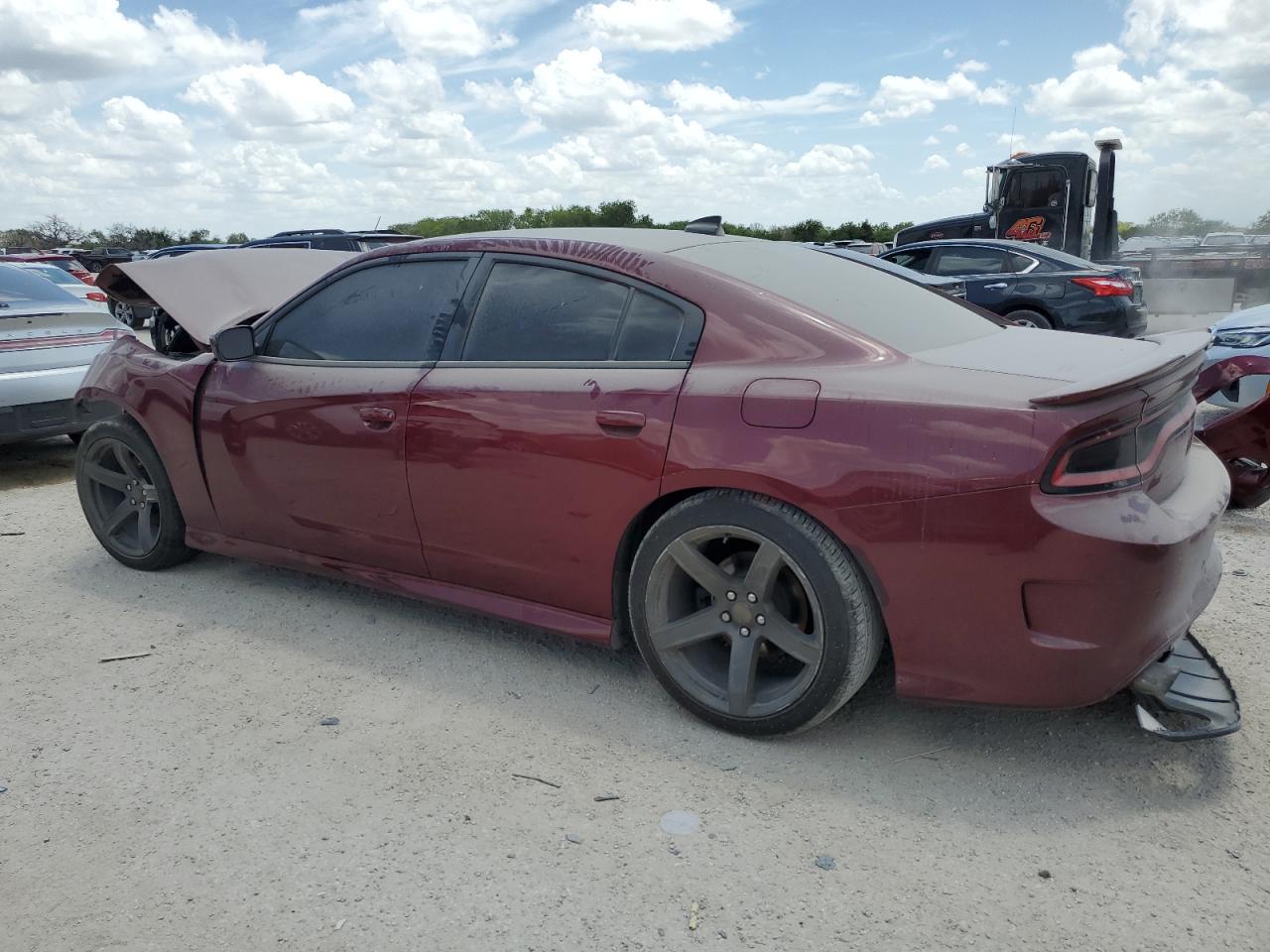 2C3CDXHG4KH588449 2019 DODGE CHARGER - Image 2