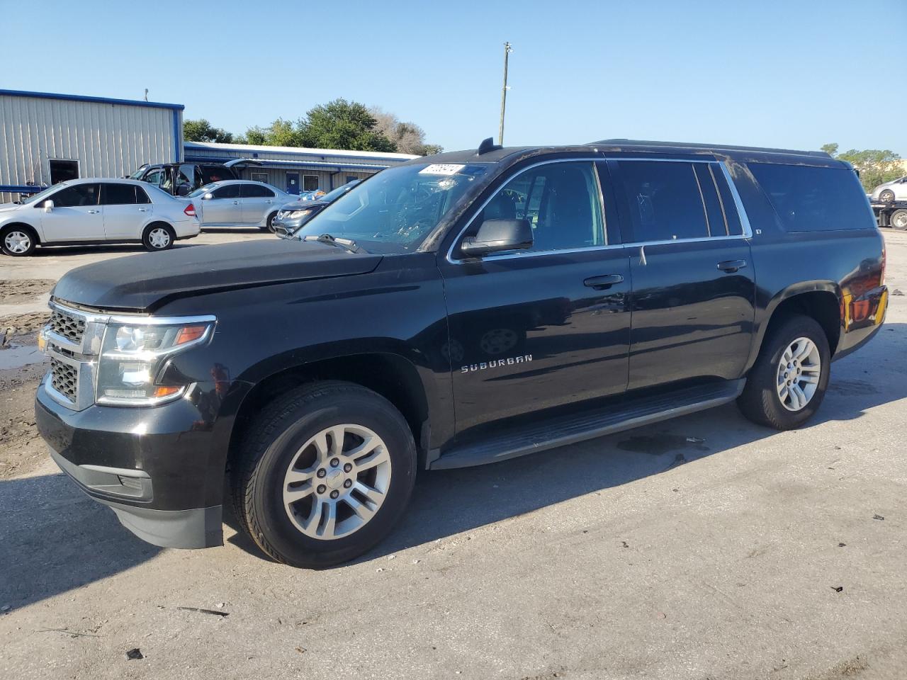 1GNSCHKC5HR116492 2017 CHEVROLET SUBURBAN - Image 1