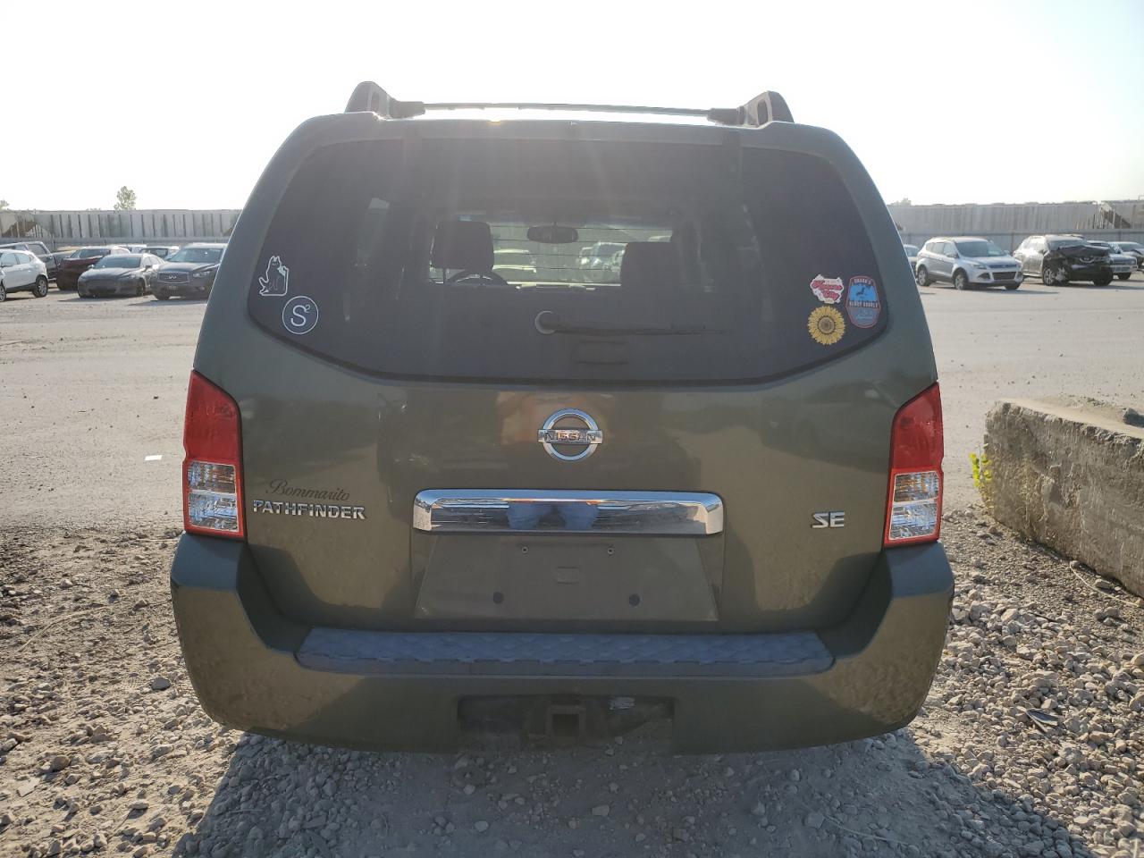 2005 Nissan Pathfinder Le VIN: 5N1AR18W55C705421 Lot: 65996354