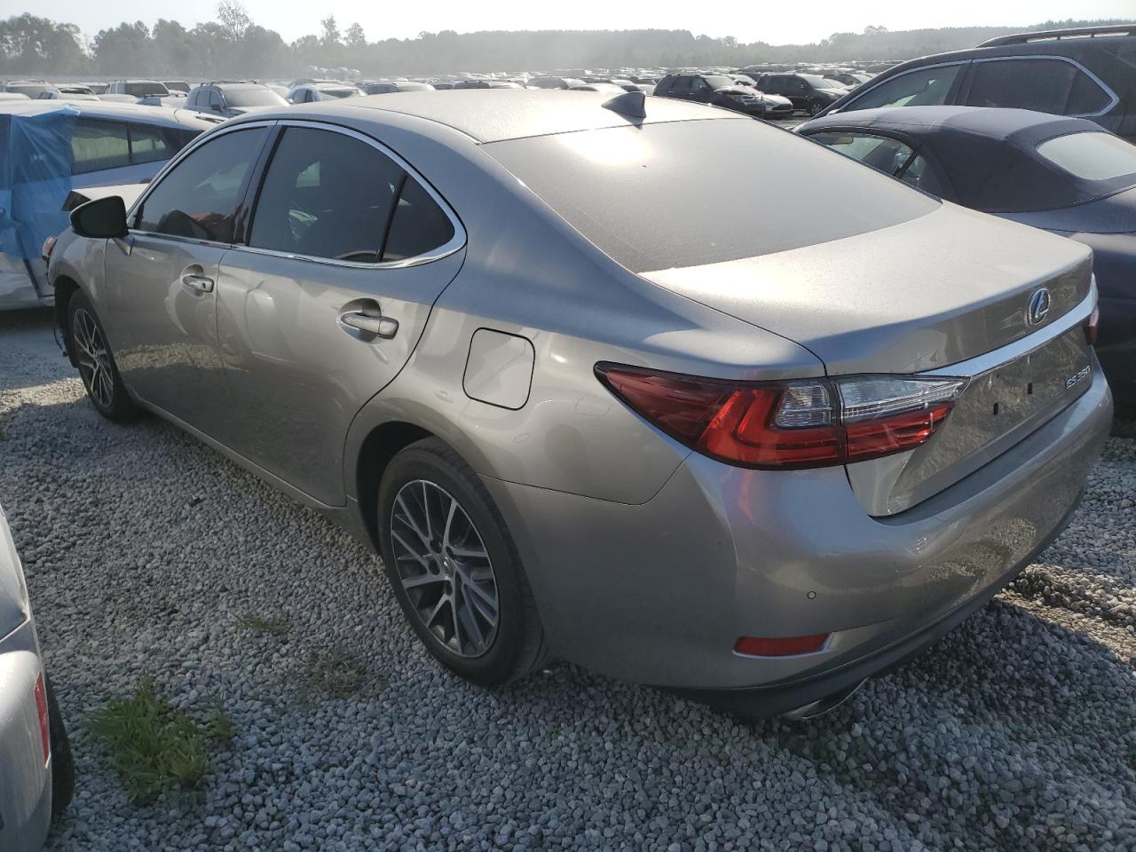 58ABK1GG8GU032021 2016 LEXUS ES - Image 2