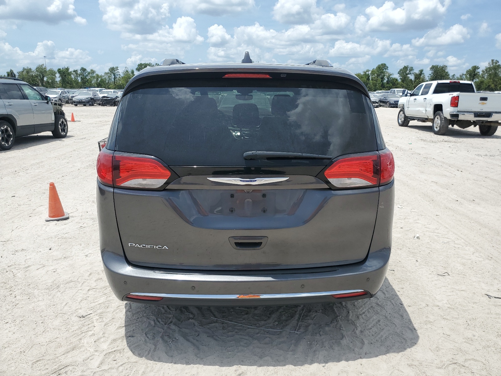 2019 Chrysler Pacifica Touring L vin: 2C4RC1BG8KR626807