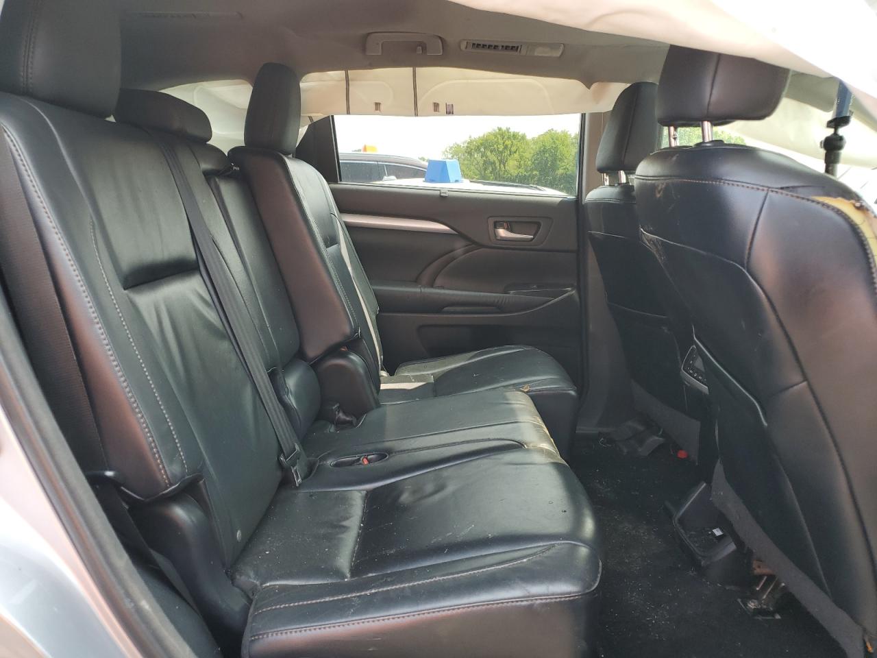 2015 Toyota Highlander Xle VIN: 5TDJKRFH8FS132672 Lot: 67350554