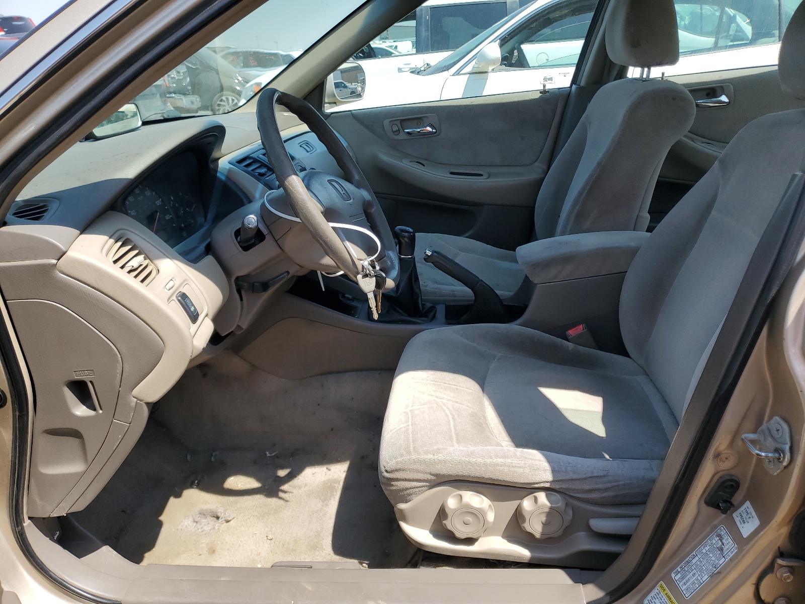 1HGCG65501A092353 2001 Honda Accord Lx