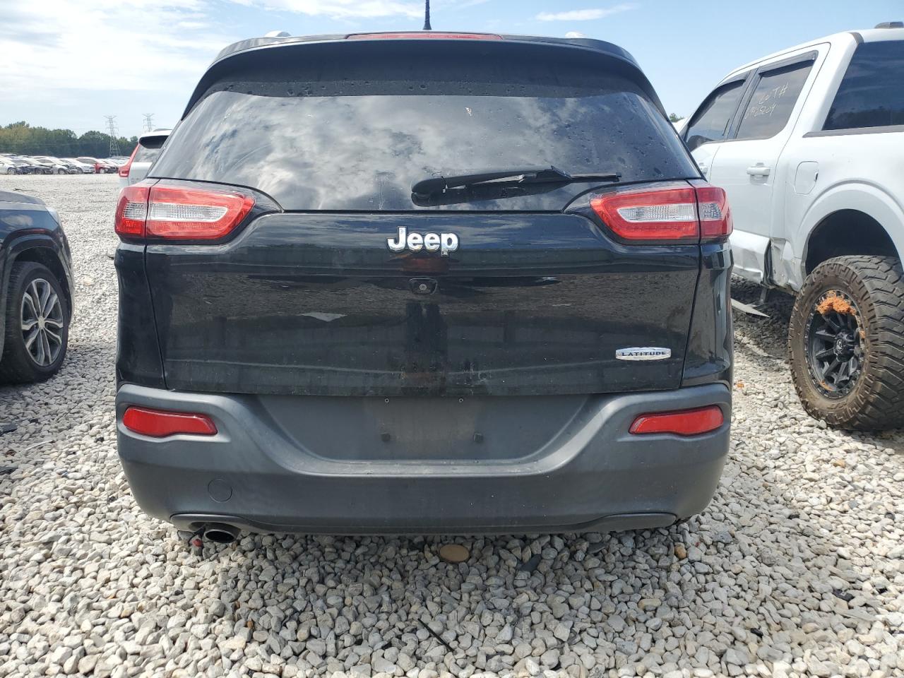 2018 Jeep Cherokee Latitude VIN: 1C4PJLCB7JD537095 Lot: 68712224