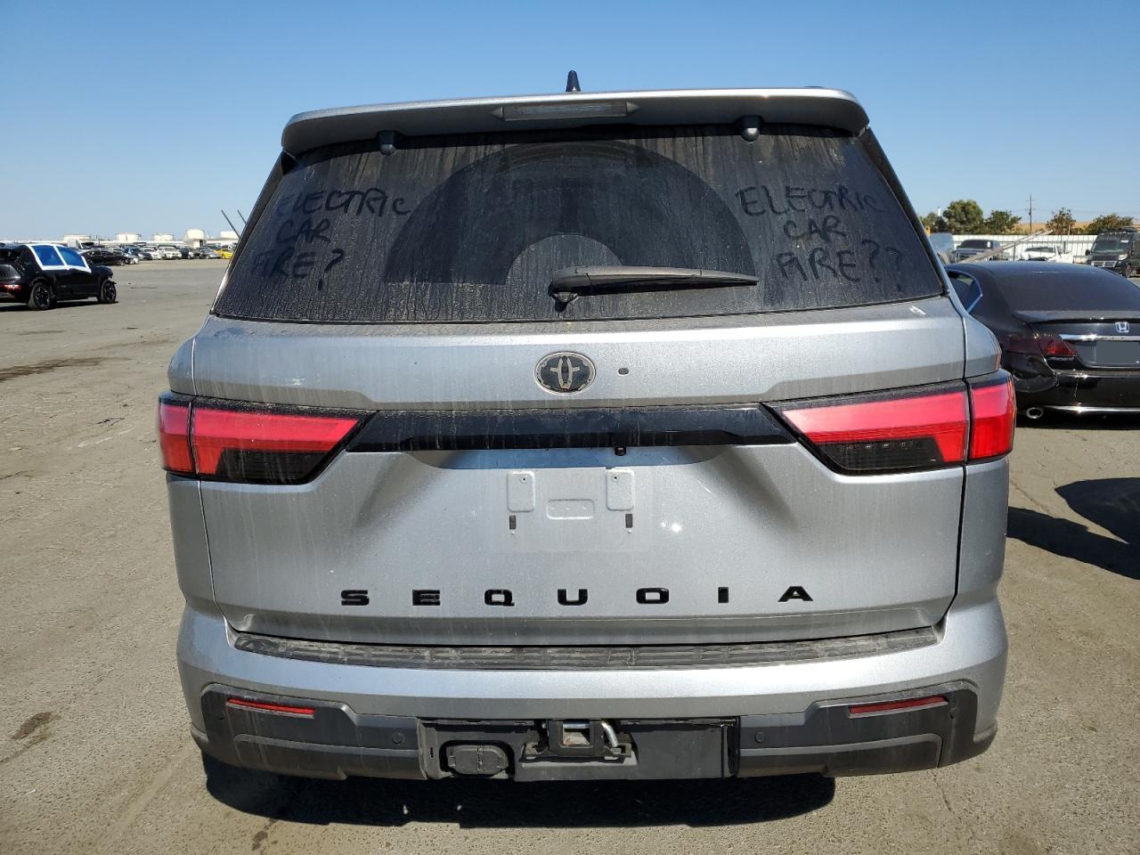 7SVAAAAA4PX001707 2023 Toyota Sequoia Sr5