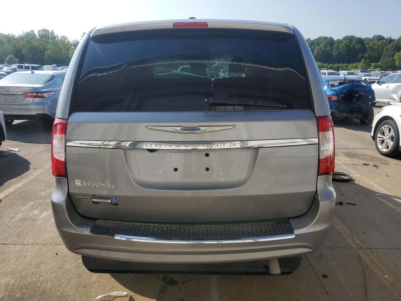 2C4RC1BG0ER437380 2019 Chrysler Town & Country Touring