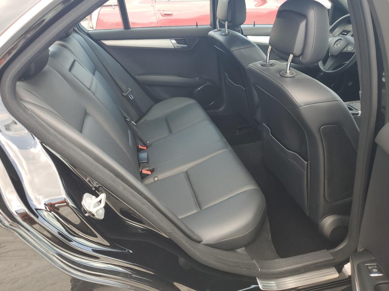 2010 Mercedes-Benz C 300 VIN: WDDGF5EB1AR122924 Lot: 66982904