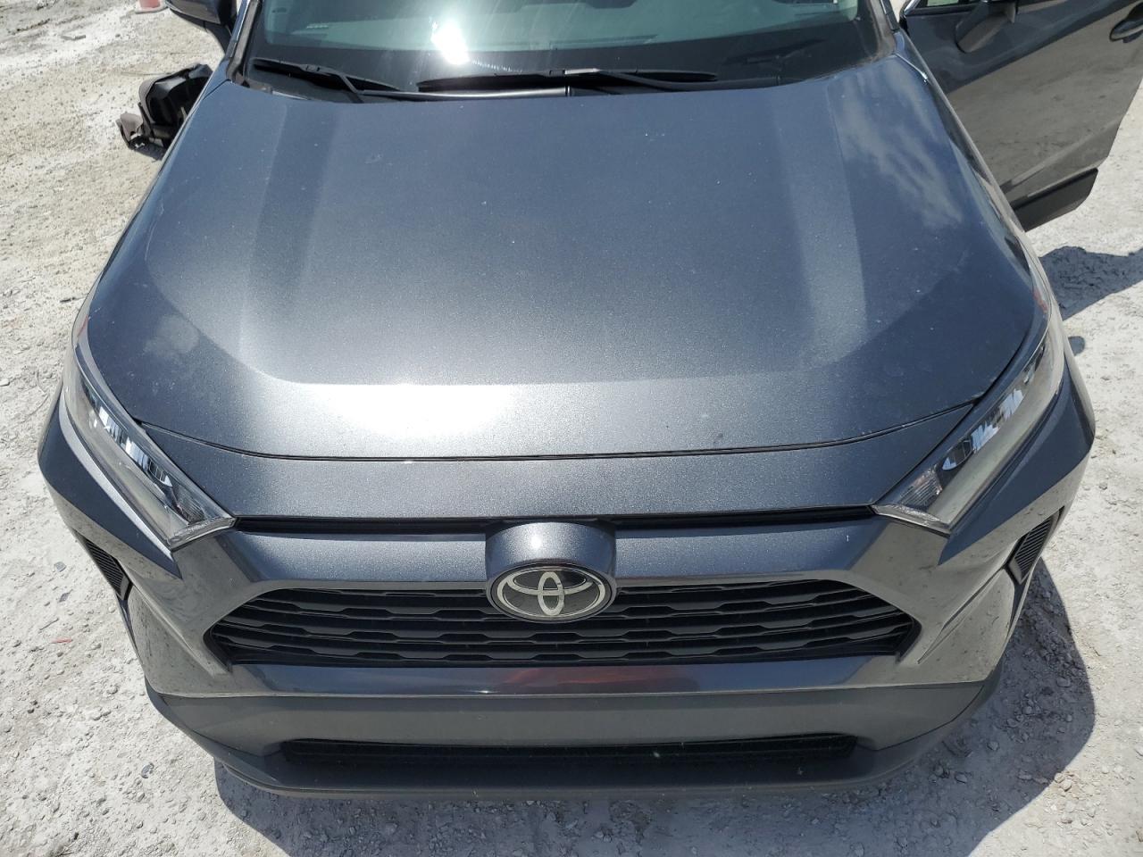 2021 Toyota Rav4 Le VIN: 2T3K1RFV7MC112472 Lot: 65892644