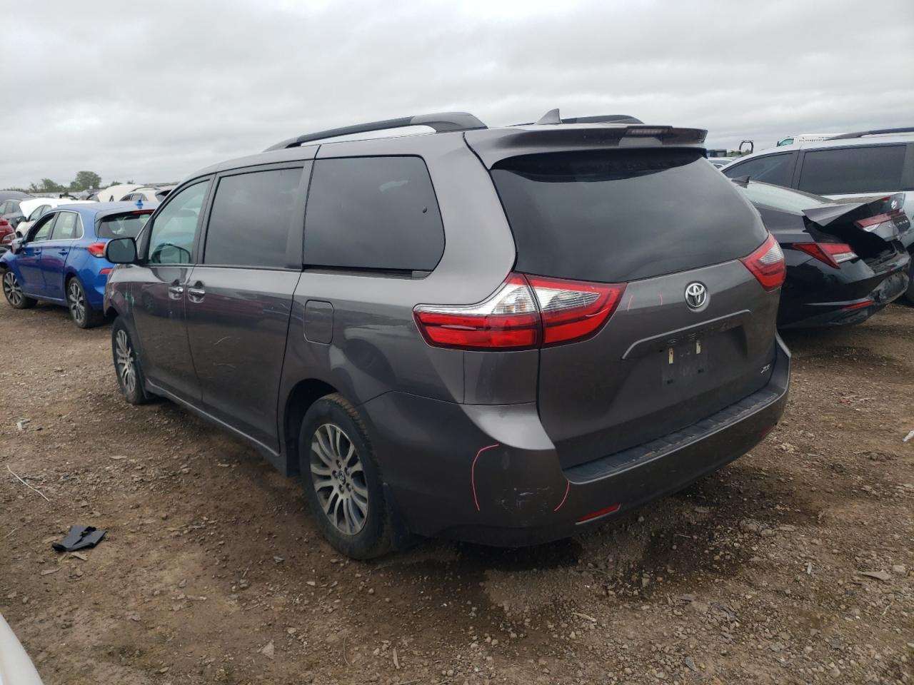 5TDYZ3DC4LS052117 2020 TOYOTA SIENNA - Image 2