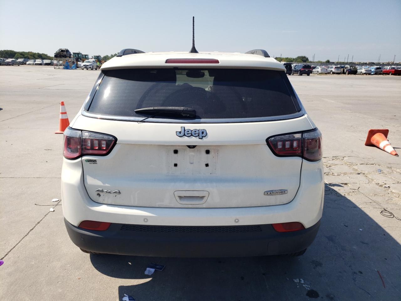 2018 Jeep Compass Latitude VIN: 3C4NJDBB2JT206403 Lot: 67091934