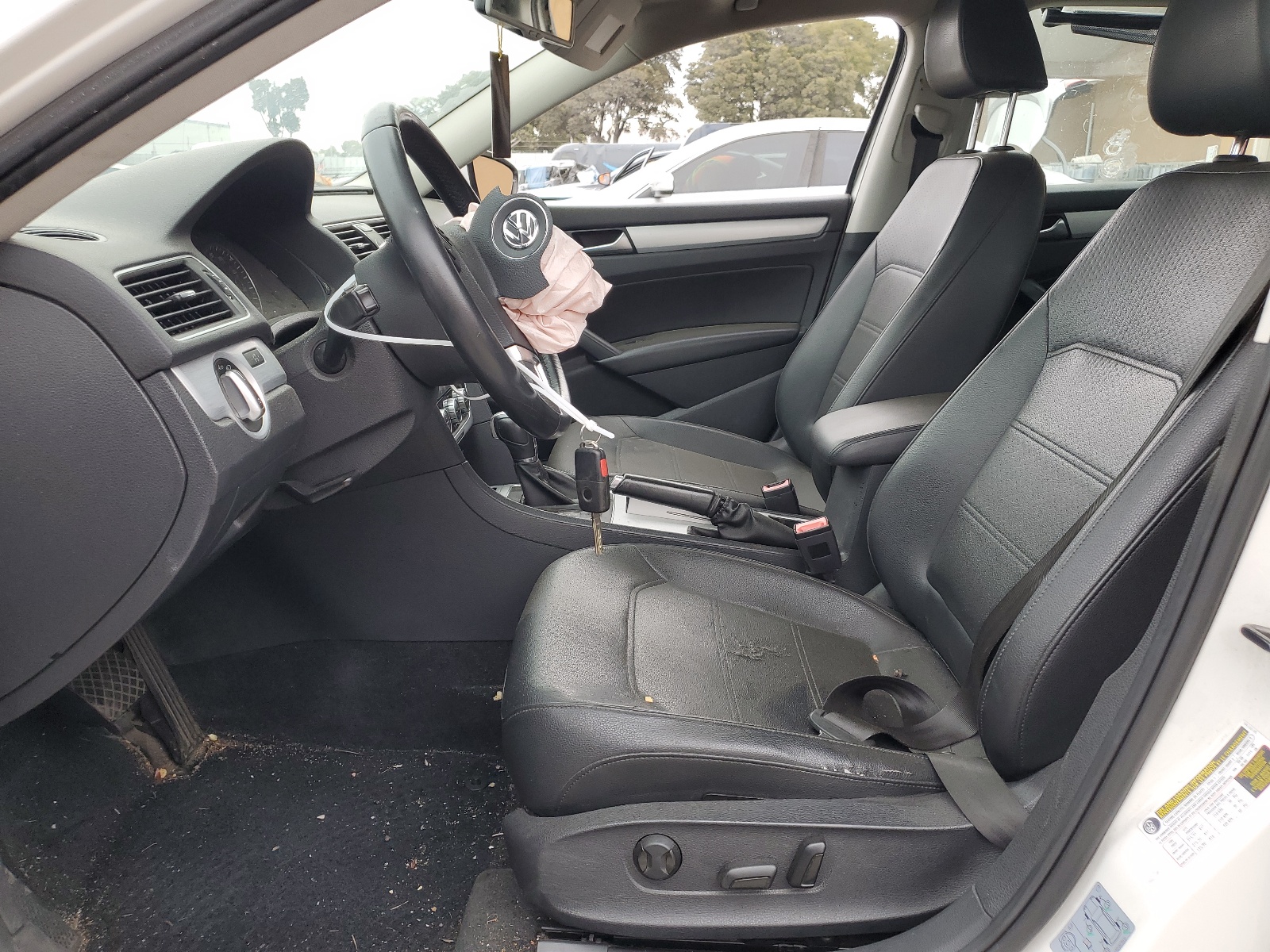 1VWBP7A35CC084323 2012 Volkswagen Passat Se