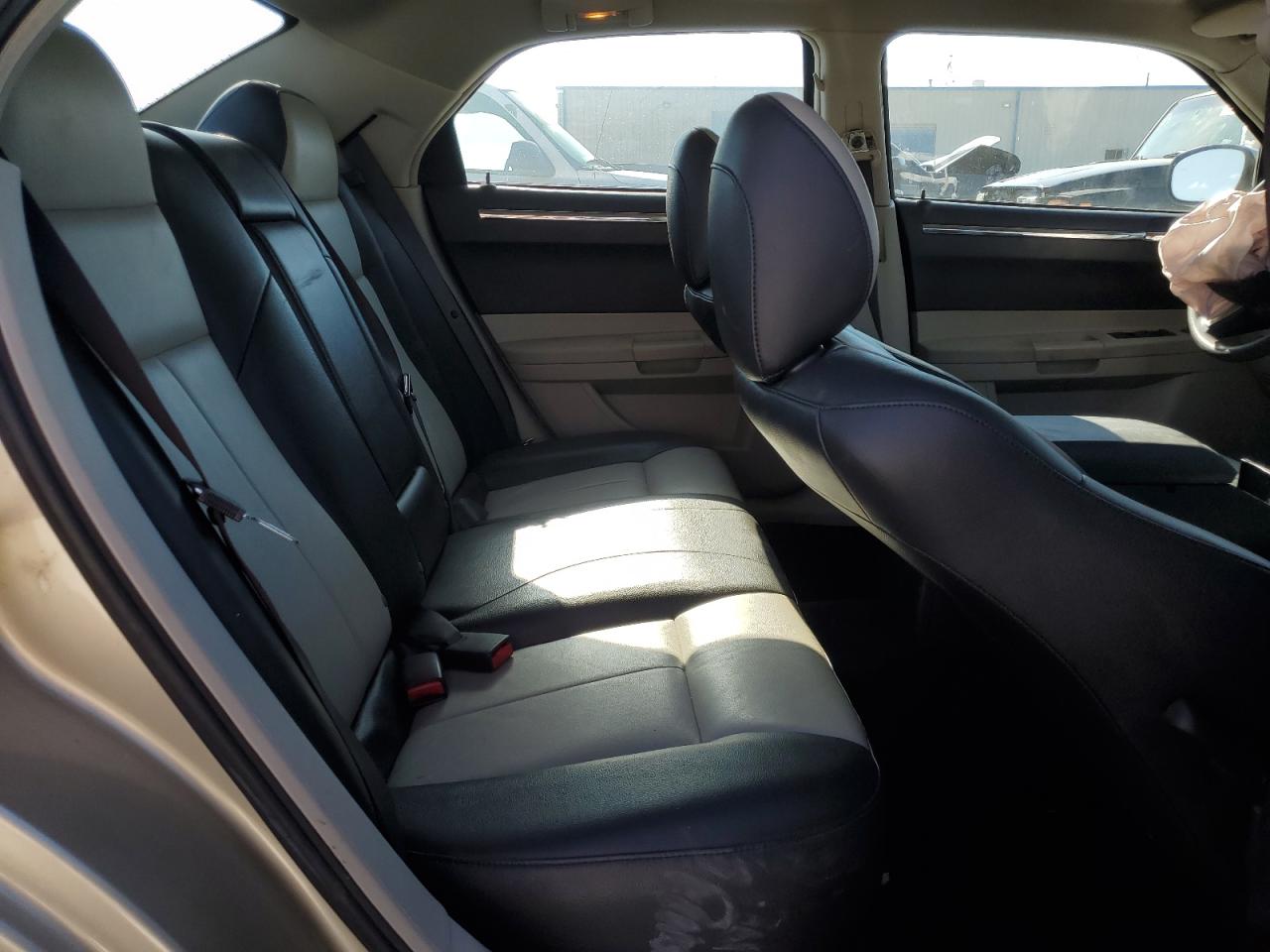 2005 Chrysler 300 Touring VIN: 2C3JA53G85H583898 Lot: 69649514