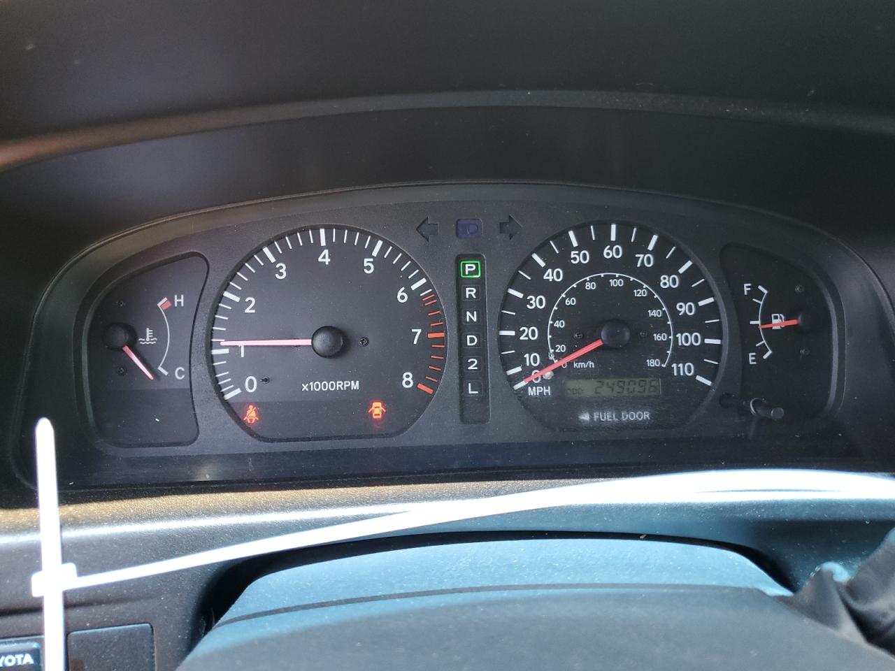 2000 Toyota Sienna Le VIN: 4T3ZF13C2YU317030 Lot: 65372874